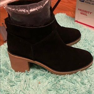 UGG Kasen Ankle Boots